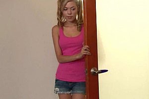 Lisaann在厨房爆乳高潮 Porn